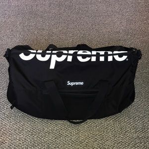 SUPREME NYLON DUFFLE BAG